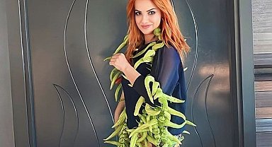 Kıvılcım Kalay'dan tiyatro sahnesine Demet Akalın modeli