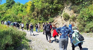 Kocaeli Gölcük'teki doğa yürüyüşünde buluştu