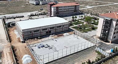 Konya Selçuklu'dan Fen Lisesi'ne salon ve suni çim saha desteği