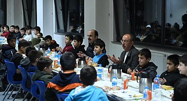 Konya'da başkanlar Hafızlık öğrencileriyle sahurda buluştu