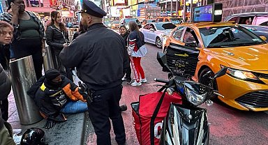 Manhattan'ın işlek caddesinde kaza!