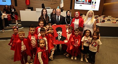 Minikler bayram coşkusunu Başkan Özdemir ile paylaştı
