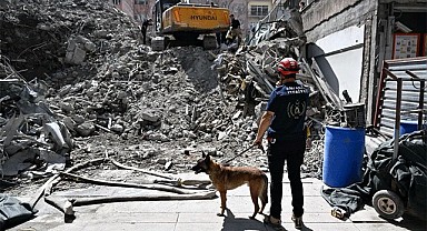 Moloz kaldırma çalışmaları sırasında göçük yaşandı