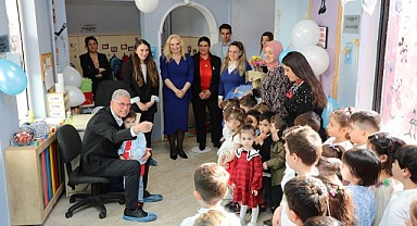 Mudanya Belediye Başkanı Deniz Dalgıç'ın ilk bayramlaşması çocuklarla