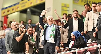 Mustafa Bozbey'e Bursaspor taraftarlarından sevgi seli