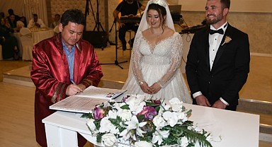 Osmangazi Belediye Başkanı Erkan Aydın ilk nikahını kıydı