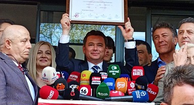 Osmangazi Belediye Başkanı Erkan Aydın Mazbatasını Aldı