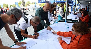 3. Uluslararası Konya Yarı Maratonu için kit dağıtımı yapılıyor