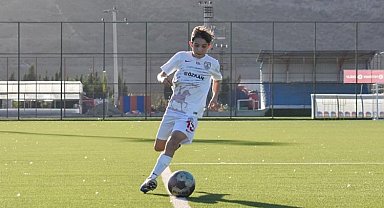 Arif Poyraz, U14 Milli Takımımızın Madrid kampına damga vurdu