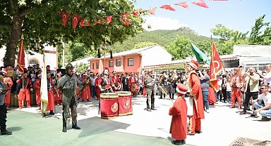Bursa Barakfakih'te geleneksel pilav günü