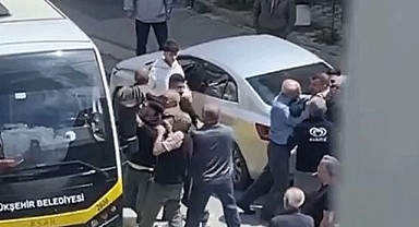 Bursa’da yol verme kavgası!