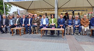 Emirsultan Meydanında Erguvan Bayramı Kutlaması