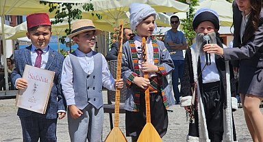 Gölcüklü öğrenciler Türkçe'nin zenginliklerini ortaya koydu