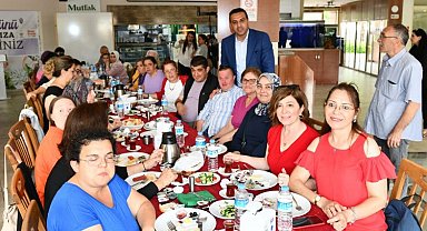 İzmir Çiğli'de Başkan Yıldız engelli anneleriyle buluştu