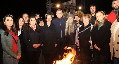 İzmir Güzelbahçe'de 'Denizler' türkülerle anıldı