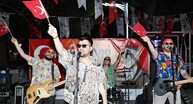 İzmit'te Pembe Kayalar coşkusu