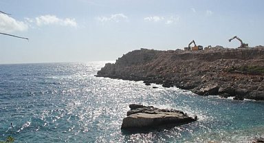 Kırtur Fethiye Faralya'daki ormanda patlayıcı kullandı
