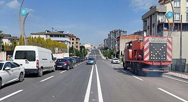 Körfez Mevlana Caddesi'nde yol çizgileri de tamam
