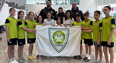 Manisa BBSK yüzücüleri yarı final yolcusu