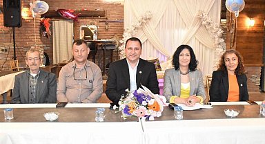 Manisa Dostlar Meclisi'nin konuğu Yunusemre Muhtarlar Derneği Başkanı Bedriye Pehlivan