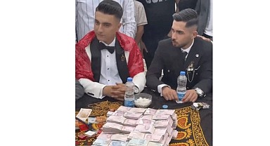 Mersin'de aşiret düğününde takılan takı miktarı dudak uçuklattı