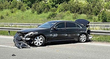 Milli Eğitim Bakanı'nın makam aracı ciple çarpıştı