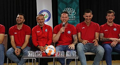 Nilüfer Belediyespor Hentbol Takımı öğrencilerle buluştu