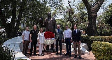 Numan Kurtulmuş'tan Meksika'daki Atatürk Anıtı'na ziyaret