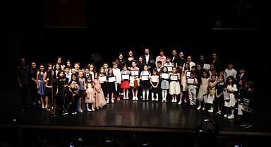 Öğrencilerden keman ve piyano resitali