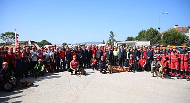 Osmangazi Belediyesi arama kurtarma ekiplerinden nefes kesen tatbikat