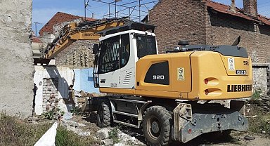 Osmangazi'de metruk bina mesaisi