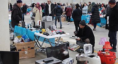 Selçuklu 2. El Pazarı'na yeni gününde yoğun ilgi