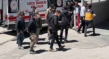 Van'da askeri araç devrildi!