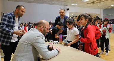 Van TSO'da Tina ile Boncuk Kitabı'na yoğun ilgi