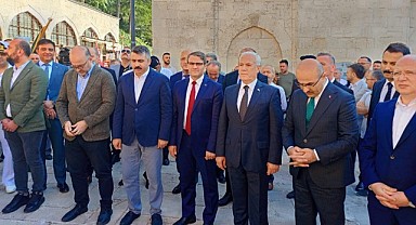 Yıldırım Bayezid Türbesinin Puşide Örtüsü yerine serildi