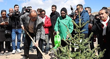 Bakan Özhaseki'den Çölleşme ve Kuraklıkla Mücadele Günü mesajı