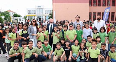 Başkan Çolakbayrakdar: "Hizmetlerimizle çocuklarımızın geleceğini inşa ediyoruz"
