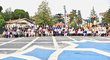 Başkan Özel belediye personeliyle bayramlaştı