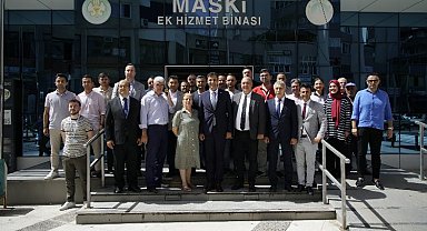 Başkan Zeyrek, mesai arkadaşlarının bayramını kutladı
