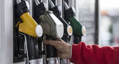 Benzine ve motorine indirim geliyor