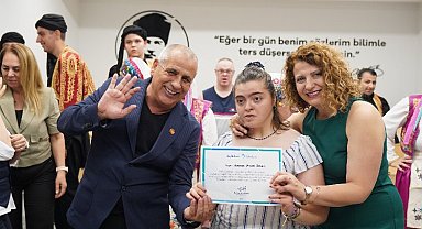 Beylikdüzü Engelsiz Yaşam Merkezi'nde karne heyecanı