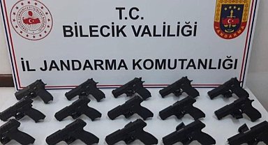 Bilecik Bozüyük'te ruhsatsız tabancalara el konuldu