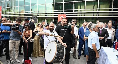 Buesa'da davullu zurnalı sözleşme sevinci