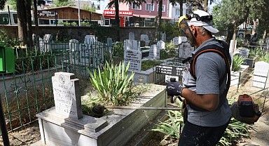 Büyükşehir ile 17 ilçedeki mezarlıklar bayrama hazır