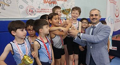 Çayırova'nın minik jimnastikçiler başarı kürsüsünde