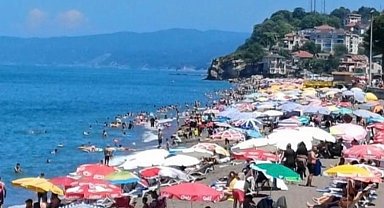 Düzce Akçakoca sahilinde bayramı yoğunluğu