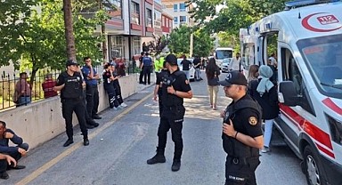 Eve geldiğinde eşini başkasıyla yakalayan koca dehşet saçtı