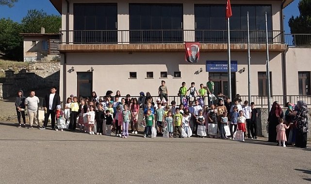 Gelemiç köyünde çocuklar bayramı Adak Geleneği ile kutladı