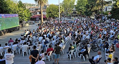 Gölcüklüler Milli heyecana ortak oldu
