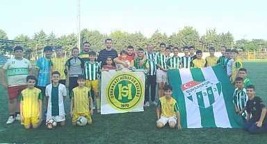 Hürspor'un miniklerinden Bursaspor'a destek